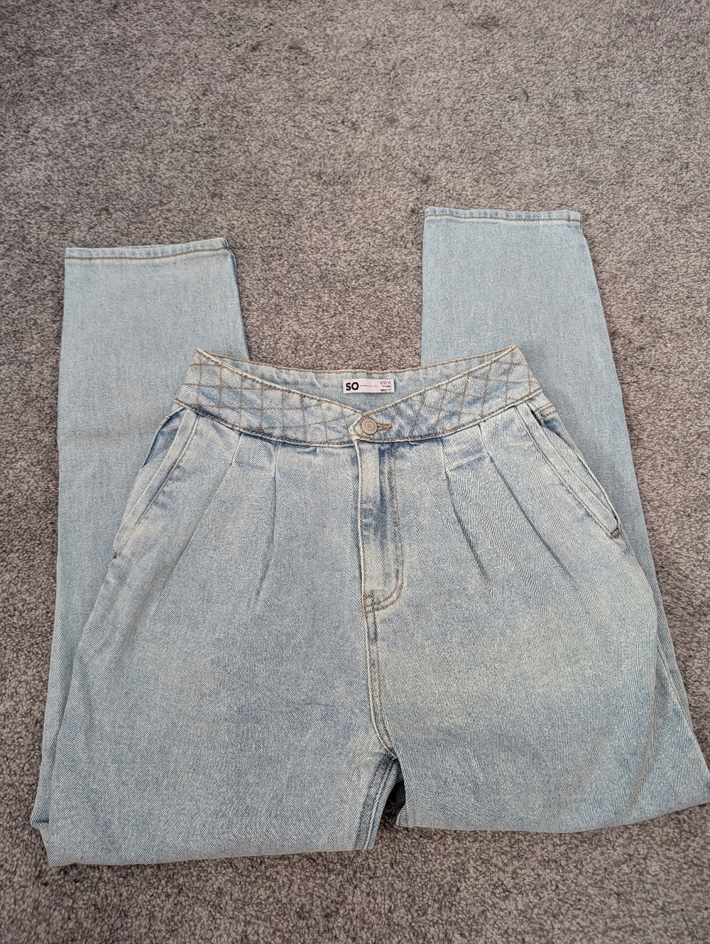 SO Pleated Tulip Waistband Denim Straight Jeans